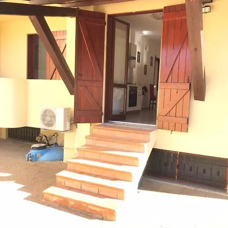 Elaia House *