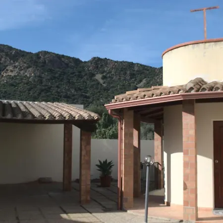 Dom wakacyjny Elaia House