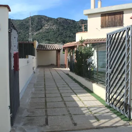 Dom wakacyjny Elaia House