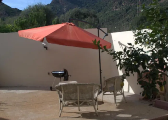 Elaia House *